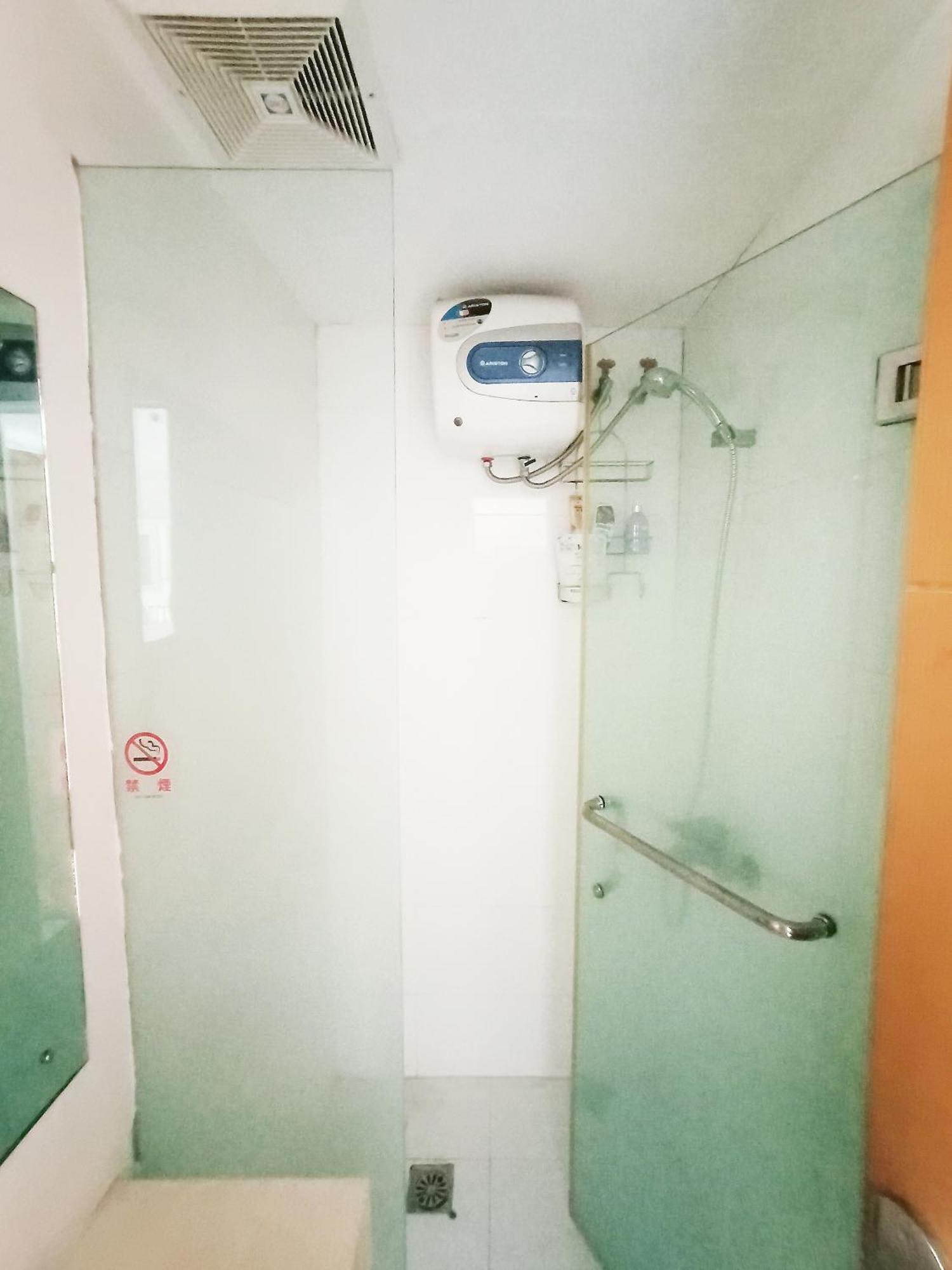 Harris & Residences Kuta Apartemen *